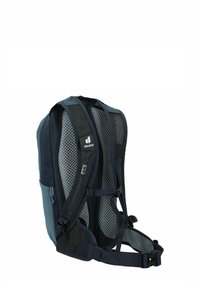 Zaino blu navy con schienale e spallacci in rete, fibbie laterali regolabili e un design elegante. Logo visibile nella parte superiore.