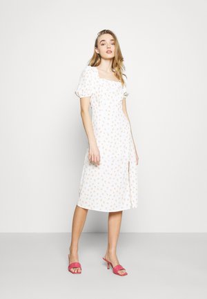 DRESS - Kjole - white/pink