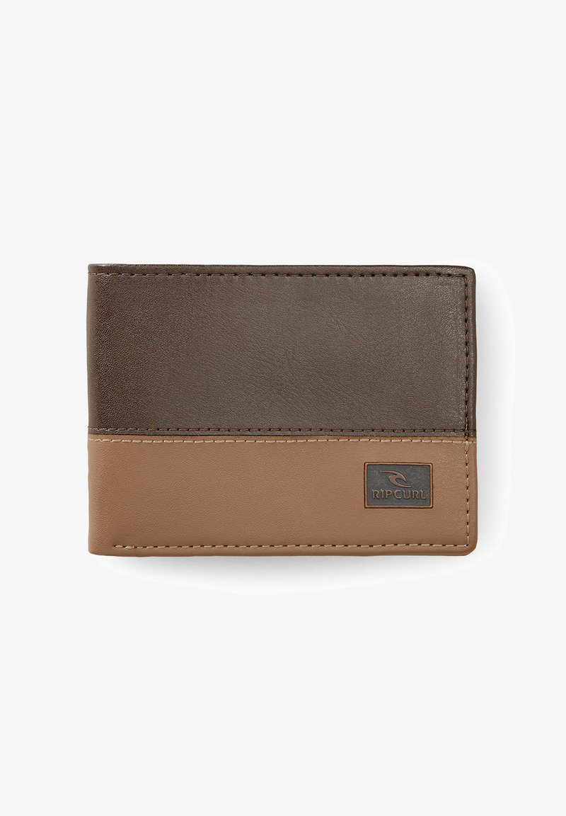 Portefeuille bifold avec sections en cuir marron foncé et beige, arborant un petit patch logo Rip Curl dans le coin inférieur droit.