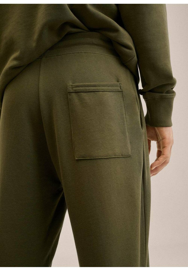 Herren Trainingsanzüge | Mango NOLE Jogginghose khaki - GD51886 Herren Trainingsanzüge | Mango NOLE Jogginghose khaki - GD51886