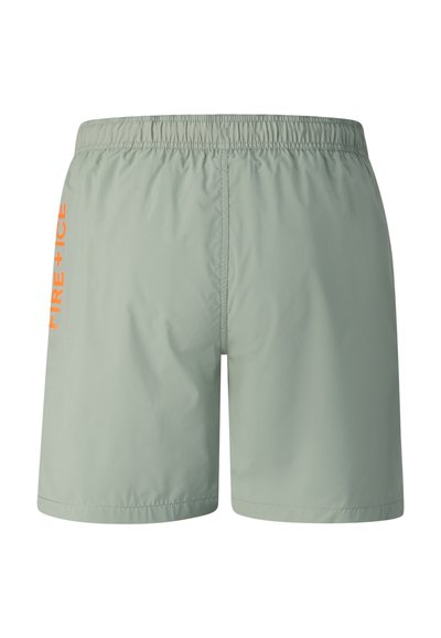 Shorts de bain gris vert clair avec taille élastique et texte vertical orange « FIRE + ICE » sur le côté gauche.