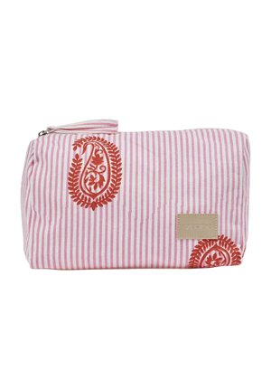 Bolsa rectangular de tela con rayas rosas y blancas con cremallera, con bordado floral paisley rojo y una etiqueta rectangular beige con la palabra "VERDE".