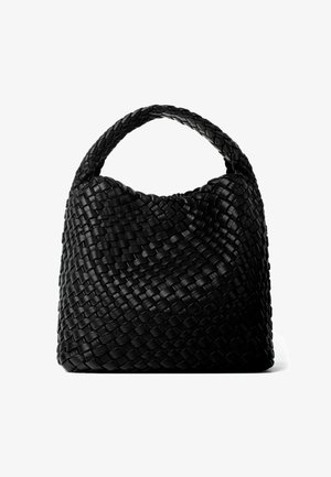 Schwarze gewebte Lederhandtasche mit einem einzelnen abgerundeten Griff und einer weichen, schlaffen Form.