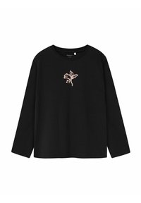 Schwarzes Langarmshirt mit Rundhals und schlichtem, rosa Blumenmuster in der Mitte der Brust.