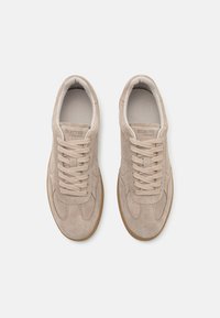 Selected Homme SLHFINLEY - Αθλητικά παπούτσια - birch