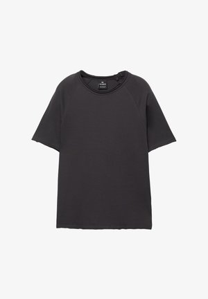 T-shirt corto grigio scuro con scollatura rotonda e maniche raglan. Realizzato in tessuto morbido, presenta una vestibilità comoda e nessun motivo.