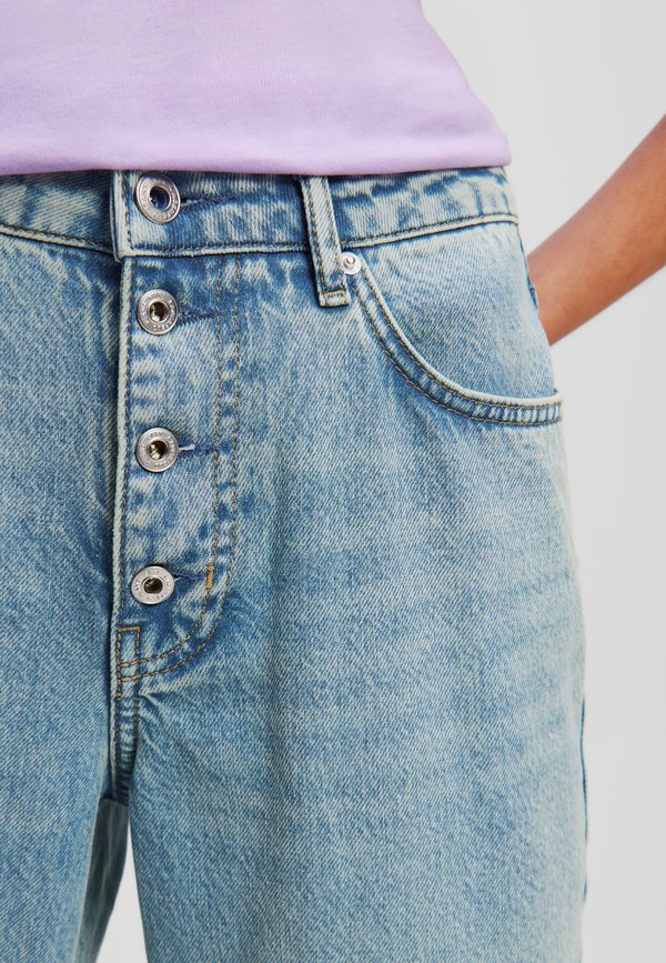 MOM SHANK - Jeans Tapered Fit4