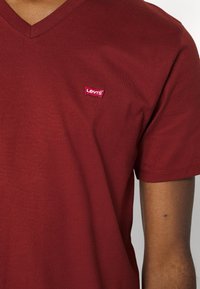 Levi's® ORIGINAL - T-shirt básica - fired brick