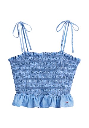 Top corto azul con fruncido, tirantes ajustables y un dobladillo con volantes. Hecho de mezclilla, con patrones texturizados en horizontal.