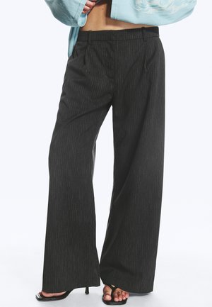 Weekday, DARA WIDE SUITING - Панталони - dark grey