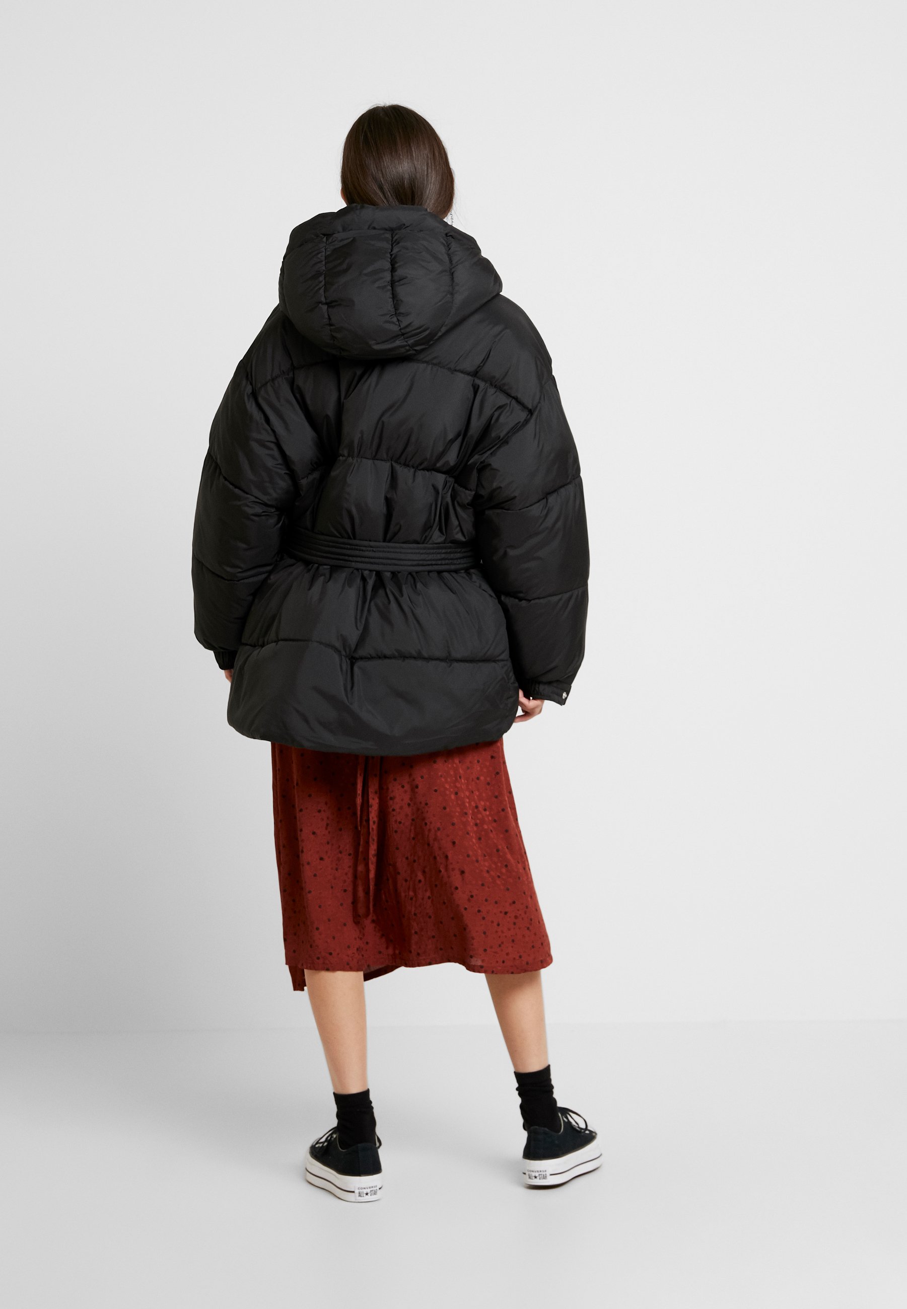 BELTED PUFFER JACKET Vinterjacka black BELTED PUFFER JACKET Vinterjacka black