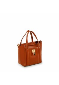 Sac à main en cuir marron avec deux poignées courtes, de forme rectangulaire, détails en métal doré et surface texturée. Présente une poche à rabat sur le devant.