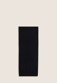 Sciarpa nera lavorata a maglia con un motivo centrale a treccia, bordi a costine. Realizzata in tessuto morbido, ha una texture liscia e un colore uniforme.