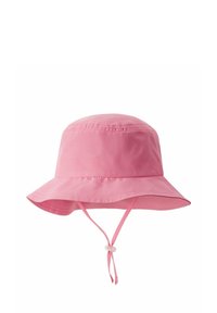 Cappello a secchiello rosa con una larga tesa, realizzato in tessuto morbido. Caratterizzato da una cinghia regolabile per una vestibilità sicura. Texture liscia e design semplice.