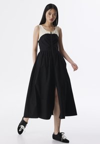 Twist COLORBLOCK MIDI - Vestito casual - black