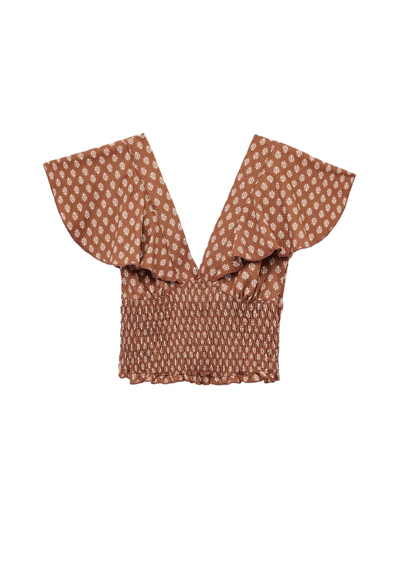 Brun mønstret bluse med flagrende ærmer, dyb V-hals og smocket tekstur ved taljen, med små blomsterdesigns over det hele.