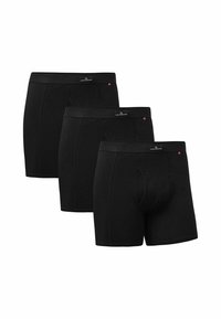 Zwarte boxershorts van katoen. Heeft een snug fit, elastische tailleband en een subtiele rode logo-accent. Drie paar tentoongesteld.