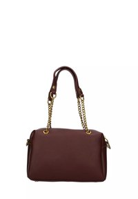 Borsa in pelle bordeaux con manici doppi; uno liscio e uno in catena metallica. Presenta una forma strutturata e dettagli in oro.