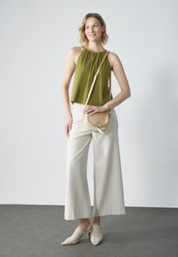 Thumbnail Image 3