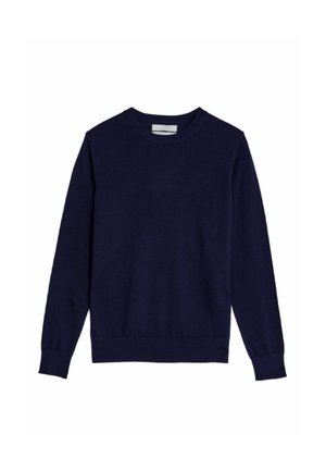 - Sweter