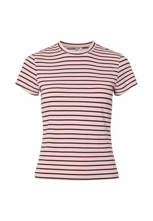 T-shirt rose à rayures avec des manches courtes, présentant des rayures horizontales marron, un col rond et une texture en coton doux.