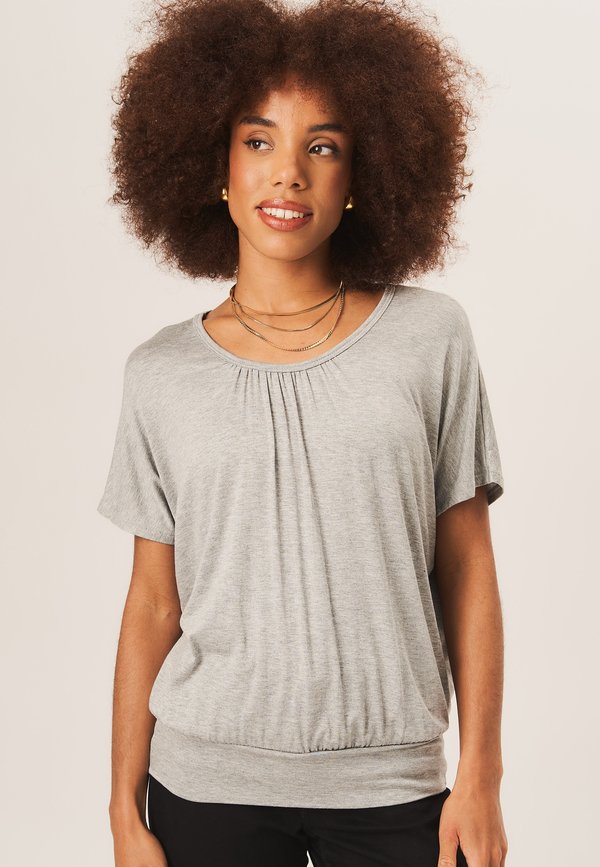 ROUND NECK SHORT SLEEVES - Basic T-shirt