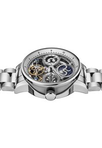 Zilveren roestvrijstalen horloge met een transparante skelet wijzerplaat, gouden en blauwe accenten, complexe tandwielen en een gepolijste armbandstrap.