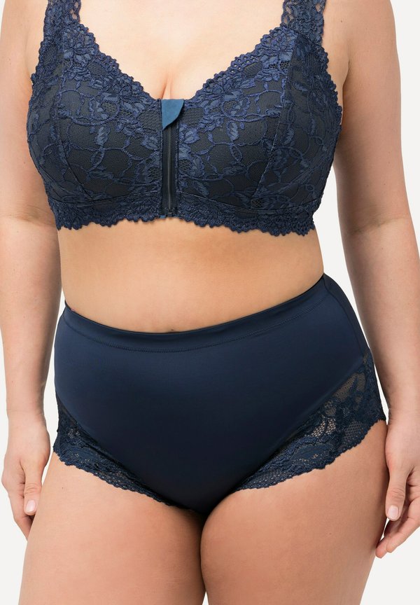 TRANSPARENTE HINTEN GERAFFT
 - Slip