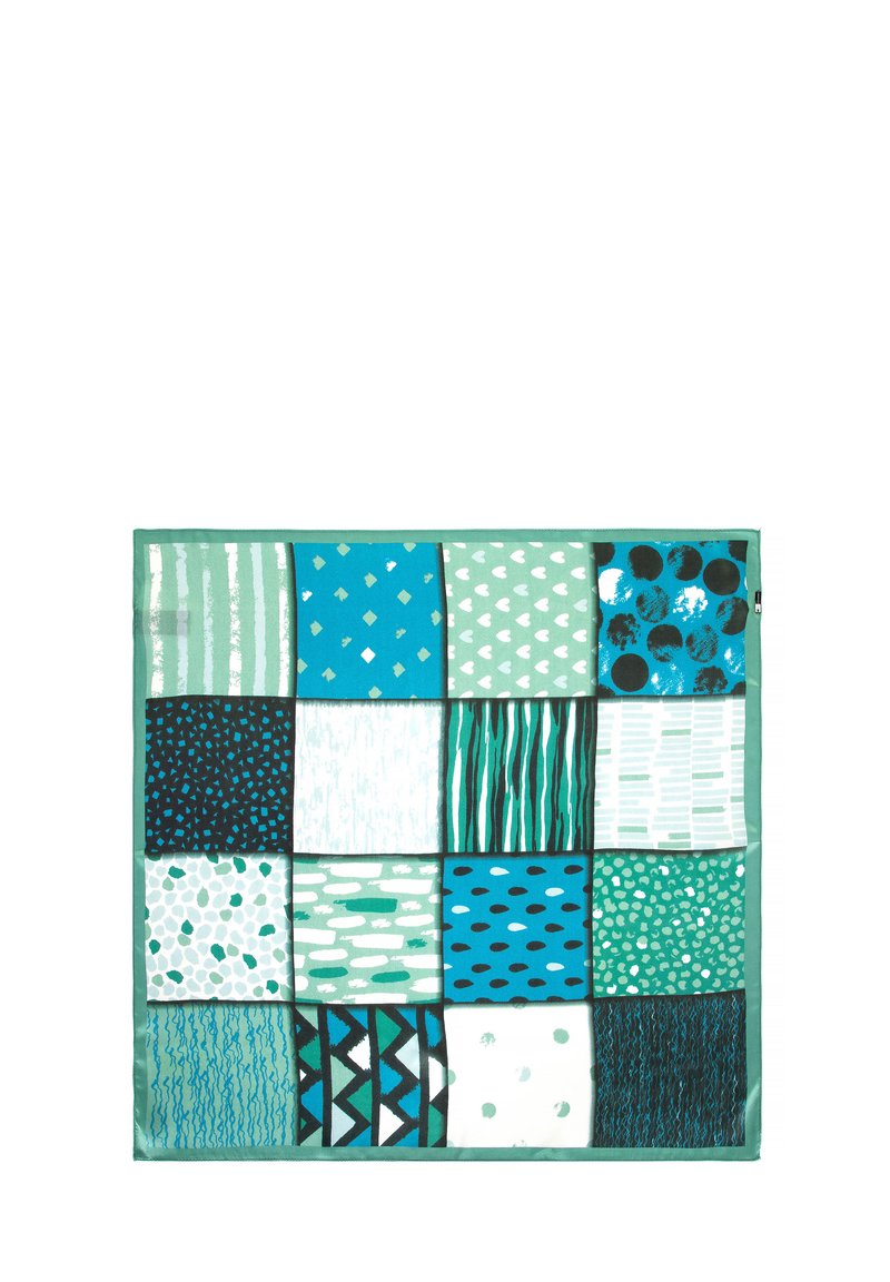 Tessuto patchwork con 16 quadrati in turchese, turchese scuro e nero. I motivi includono righe, punti e design astratti. Texture liscia.