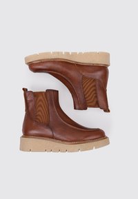 Sandra Fontán Botines de cuña - camel