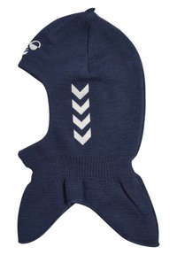 Dunkelblaue gestrickte Balaklava mit runder Oberseite, zwei Öffnungen für die Augen und einem weißen Zickzackmuster auf einer Seite. Weiche Textur, elastische Passform.