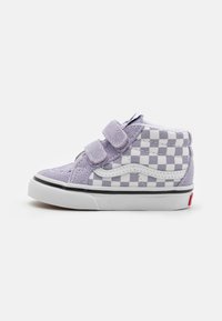 Não selecionado, languid lavender/true white