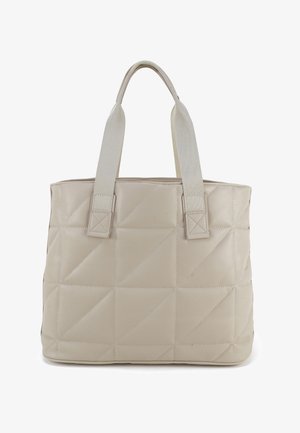 Beige gewatteerde handtas met twee brede stoffen riemen en een rechthoekig stikselpatroon, afgebeeld tegen een witte achtergrond.