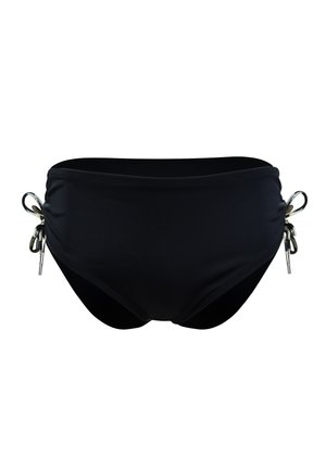 Czarny dół bikini o gładkiej powierzchni, z dekoracyjnymi sznurkami po bokach i subtelnymi detalami marszczenia.