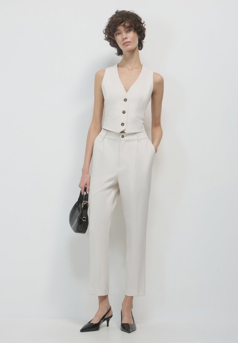 Calliope - CROP TINTA UNITA - Waistcoat - gesso, Enlarge