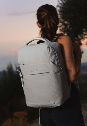 Hedgren, SHIKI 20,7L - RUCKSACK UNISEX - Sac à dos - light beige