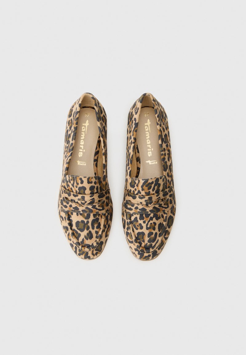 Mocassins à imprimé léopard avec une tige en tissu doux, bout rond et détails de couture discrets. Chaque chaussure est dotée d'une semelle intérieure rembourrée pour un confort optimal.