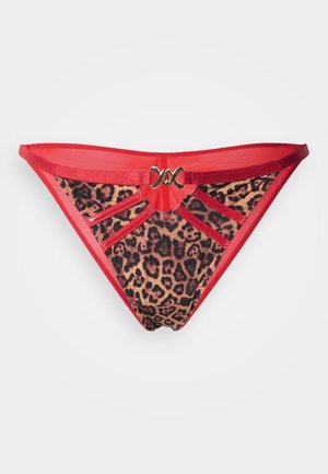 String en dentelle rouge avec un panneau central imprimé léopard, complété par des détails en lanières croisées et un accent symbole de l'infini en or.
