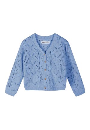 Cardigan tricoté bleu clair avec manches longues, boutonnage avant et motif ajouré en losanges.