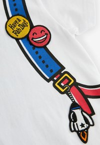 Next SHORT SLEEVE BACKPACK - REGULAR FIT - Tričko s potlačou - white