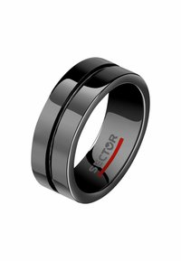 Anello in metallo nero con superficie liscia, caratterizzato da due scanalature orizzontali e marchi all'interno. Design semplice e circolare.