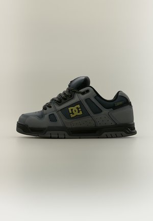 DC Shoes, STAG - Baskets basses - grey/black