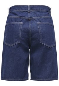 Short en denim bleu foncé avec deux poches arrière, passants de ceinture et coutures visibles, vu de dos.