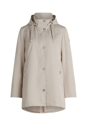 Manteau imperméable beige clair avec un col montant, une capuche ajustable, des fermetures à boutons et deux poches latérales. Texture lisse et coupe décontractée.