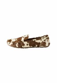 Lederen loafers met koeienprint, gemaakt van zacht, gestructureerd fauxbont, met een instapontwerp. Bruin en witte patroon, ronde neus en een flexibele rubberen zool.