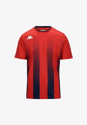 Maglietta sportiva rossa con righe verticali blu navy, maniche corte, collo rotondo e logo Kappa bianco sul lato sinistro del petto.