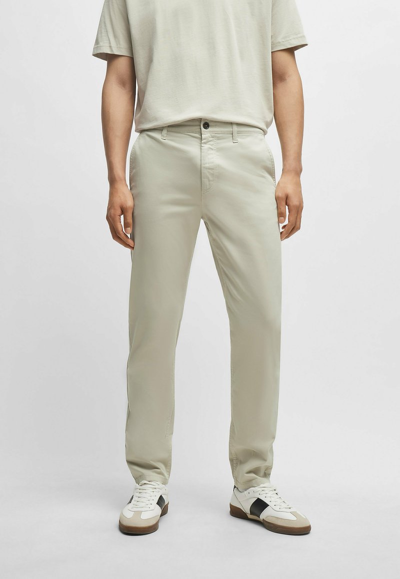 BOSS - TAPERED - Chinos tipa bikses - light beige one, Palielināt