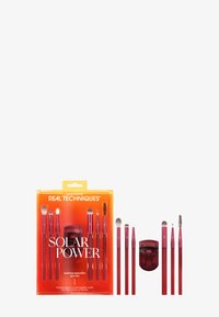 SOLAR POWER MOLTEN METALLIC EYE SET - Make-up Brush Set - -