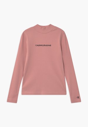 Langærmet, ribstrikket pink top med høj hals, "CALVIN KLEIN JEANS" logo på brystet og lille "CK" logo på venstre ærmekant.