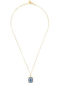 Collana in metallo dorato con pendente a forma di tartaruga, decorato con smalto blu e azzurro e dettagli in pietre trasparenti.